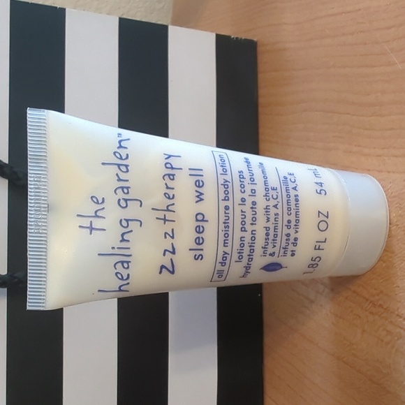 All Day Moisture Body Lotion - Picture 1 of 3